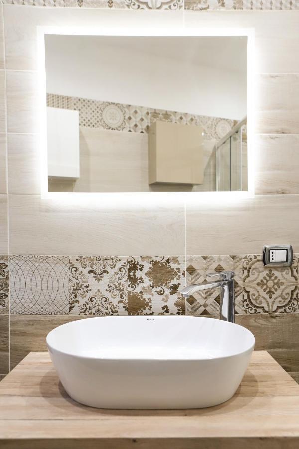 Cozy Apartment In Piazza Cavour By Wonderful Italy Nápoles Exterior foto