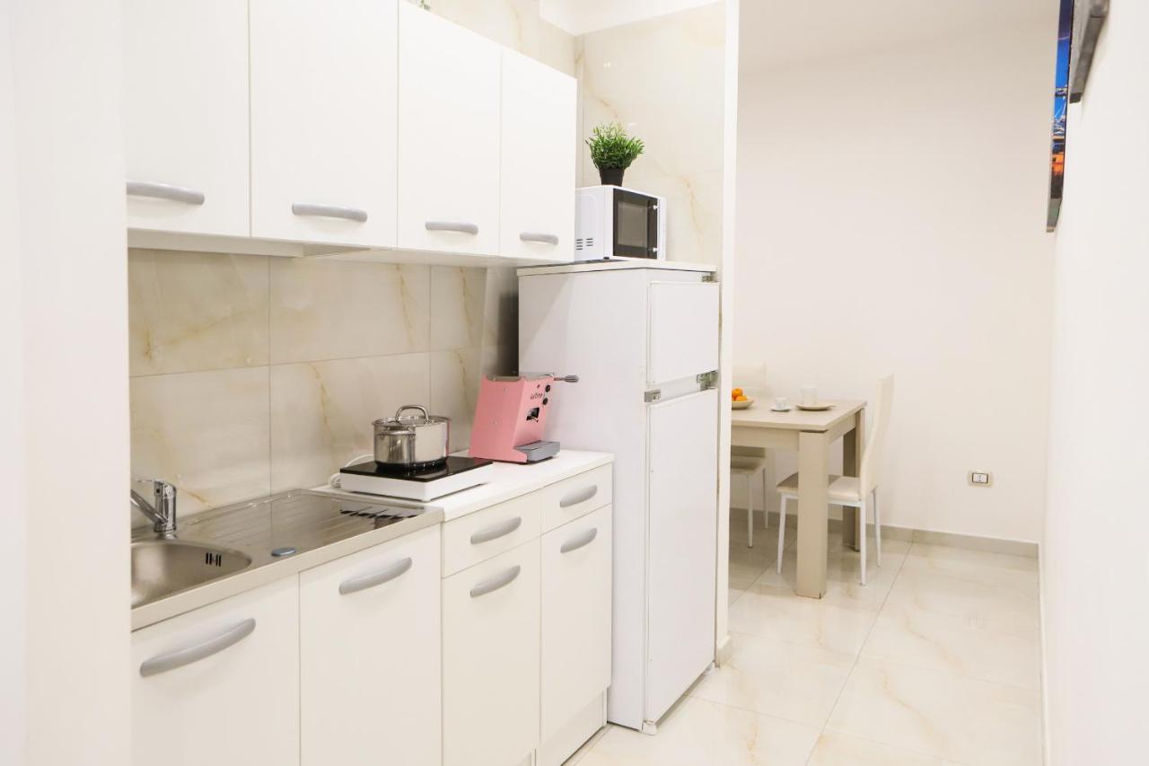 Cozy Apartment In Piazza Cavour By Wonderful Italy Nápoles Exterior foto